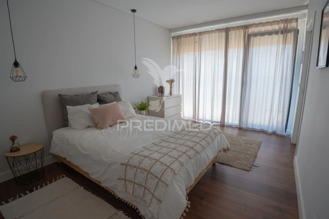 Moradia T4 para Venda em Ramada e Caneças Foto 29