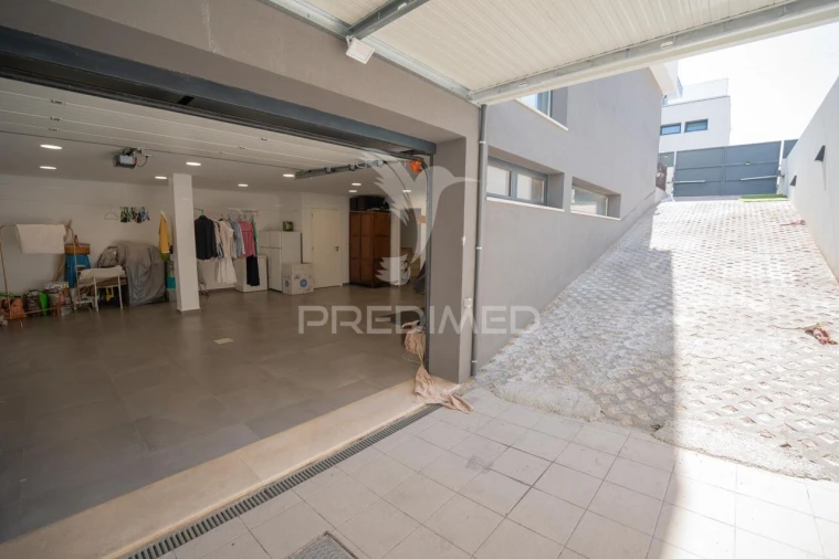 Moradia T4 para Venda em Ramada e Caneças Foto 39