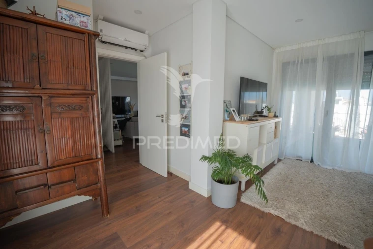 Moradia T4 para Venda em Ramada e Caneças Foto 17