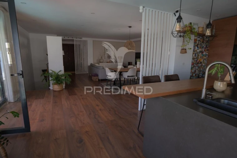 Moradia T4 para Venda em Ramada e Caneças Foto 3