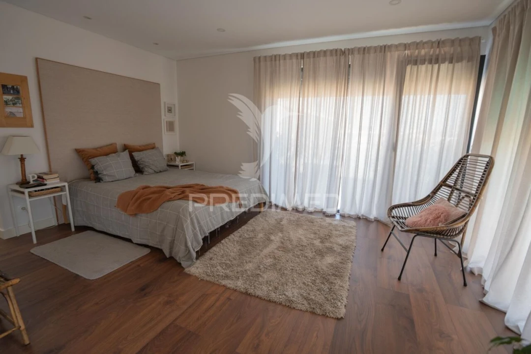 Moradia T4 para Venda em Ramada e Caneças Foto 18