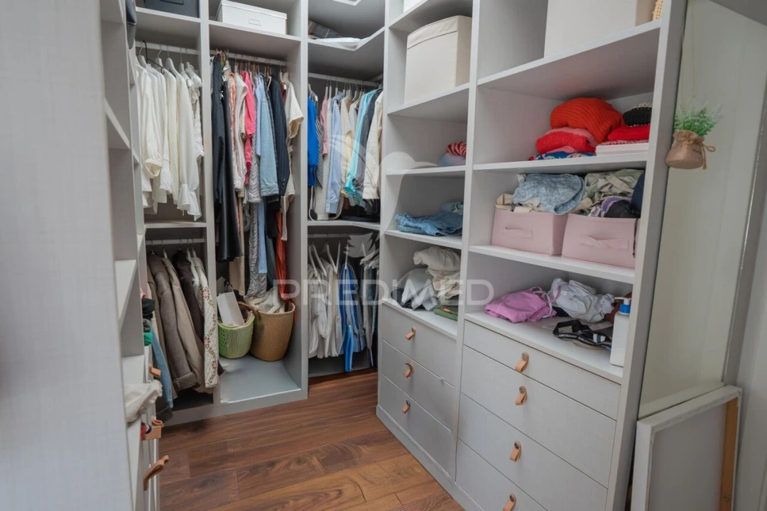 Moradia T4 para Venda em Ramada e Caneças Foto 30