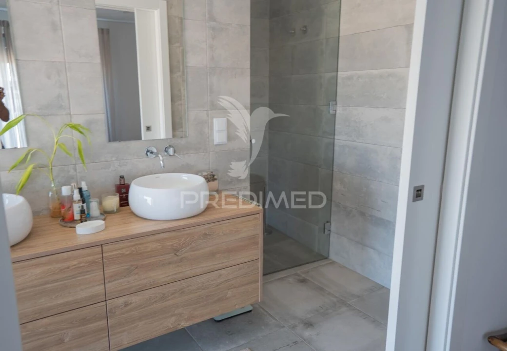 Moradia T4 para Venda em Ramada e Caneças Foto 21