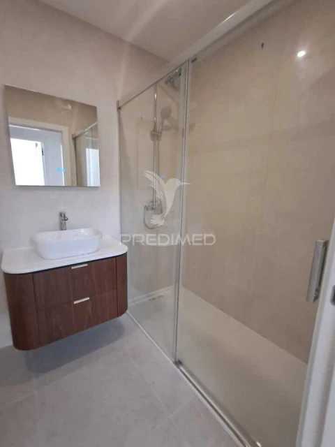 Apartamento T3 para Venda em Laranjeiro e Feijó