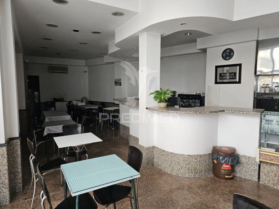 Loja para Venda em Santo Tirso, Couto (Santa Cristina e São Miguel) e Burgães Foto 3