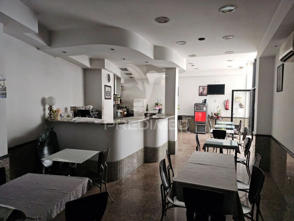 Loja para Venda em Santo Tirso, Couto (Santa Cristina e São Miguel) e Burgães Foto 8