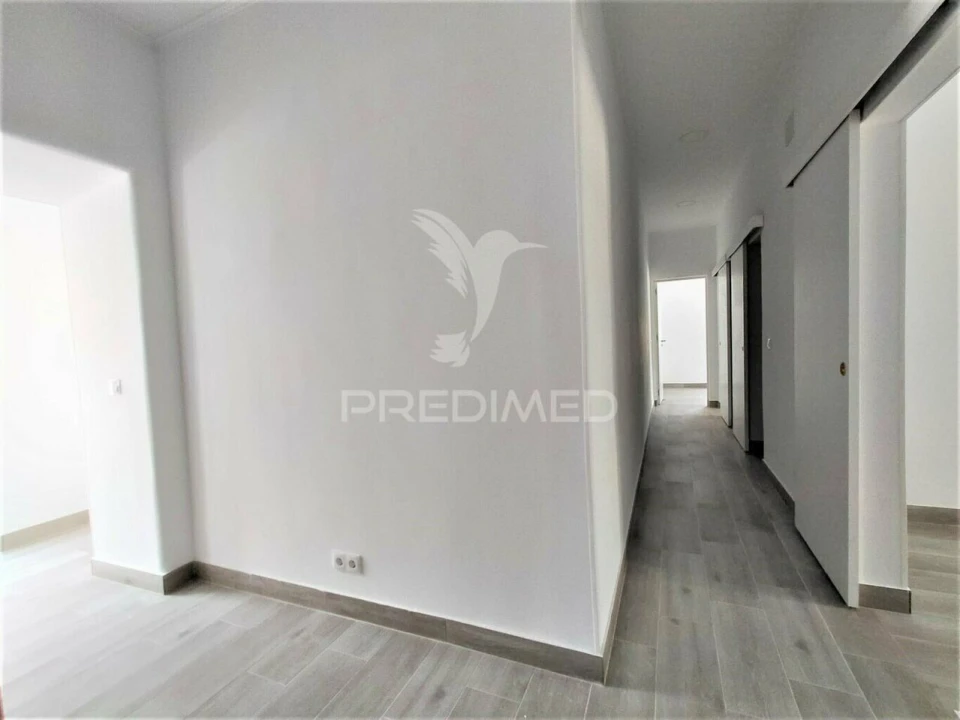 Apartamento T3 para Venda em Agualva e Mira-Sintra Foto 10