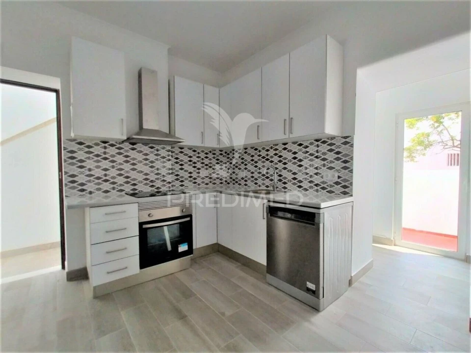 Apartamento T3 para Venda em Agualva e Mira-Sintra Foto 1