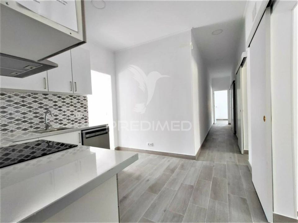 Apartamento T3 para Venda em Agualva e Mira-Sintra Foto 3