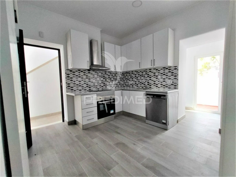 Apartamento T3 para Venda em Agualva e Mira-Sintra Foto 4