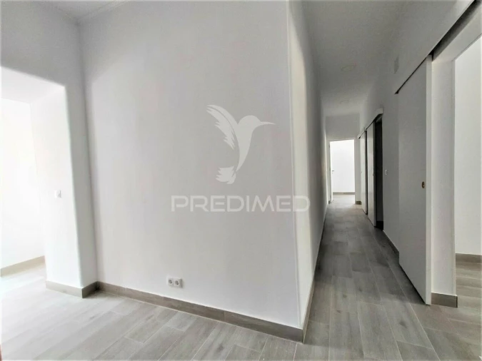 Apartamento T3 para Venda em Agualva e Mira-Sintra Foto 10