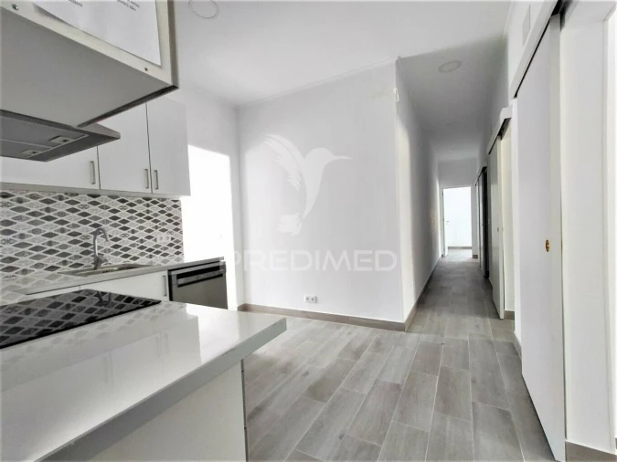 Apartamento T3 para Venda em Agualva e Mira-Sintra Foto 3