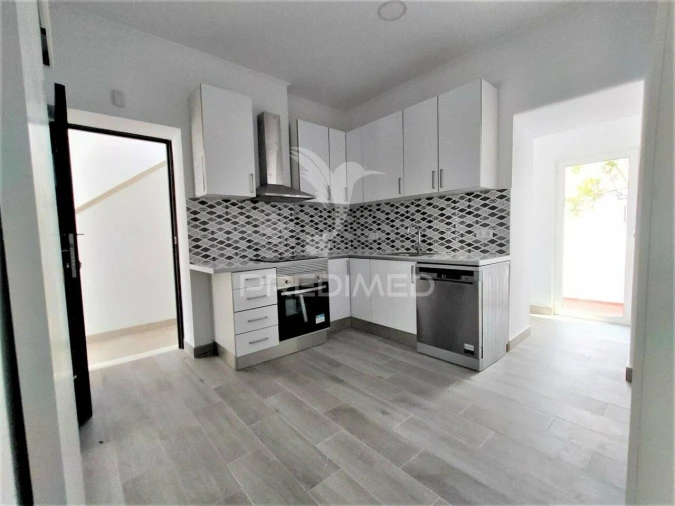 Apartamento T3 para Venda em Agualva e Mira-Sintra Foto 4