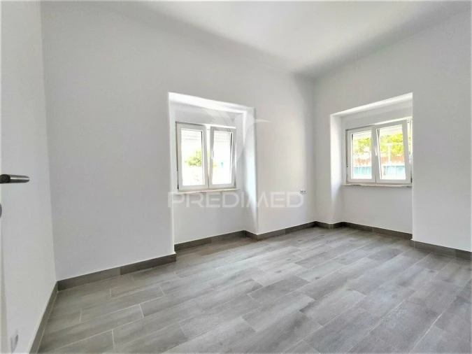 Apartamento T3 para Venda em Agualva e Mira-Sintra Foto 8