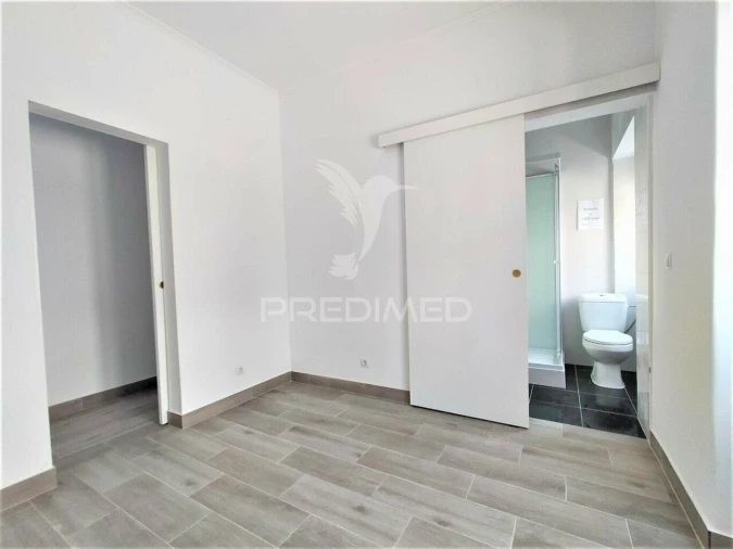 Apartamento T3 para Venda em Agualva e Mira-Sintra Foto 23