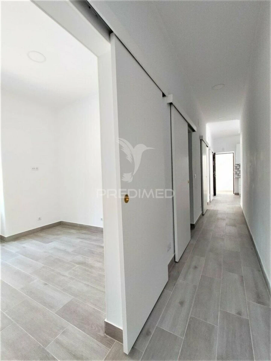 Apartamento T3 para Venda em Agualva e Mira-Sintra Foto 16