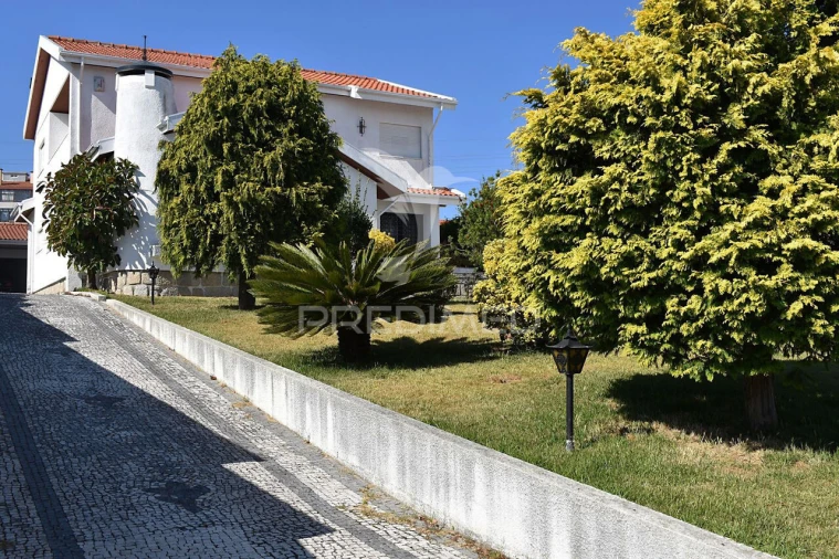 Moradia T5 para Venda em Mafamude e Vilar do Paraíso Foto 8