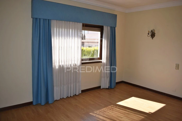 Moradia T5 para Venda em Mafamude e Vilar do Paraíso Foto 25