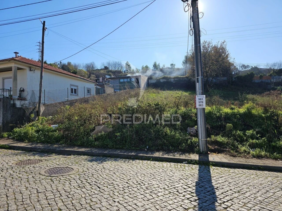 Terreno para Venda em Santo Tirso, Couto (Santa Cristina e São Miguel) e Burgães Foto 1