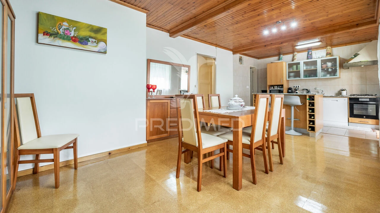 Moradia T5 para Venda em Angra (São Pedro) Foto 16