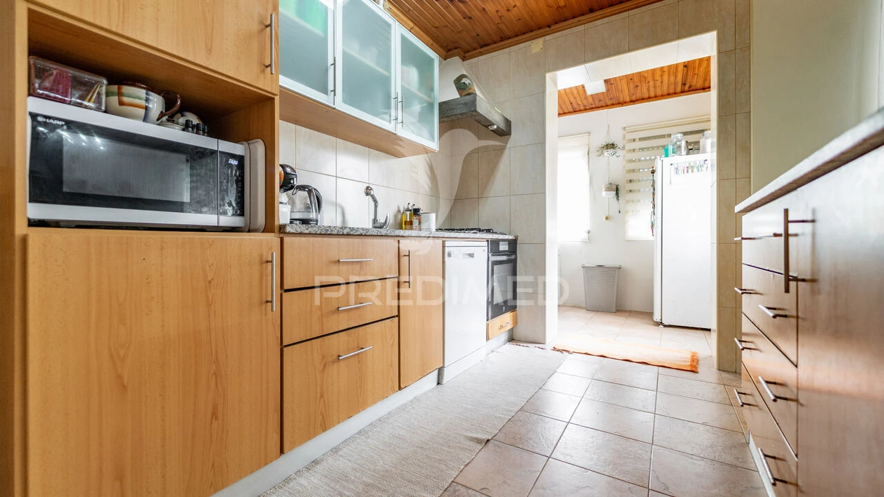 Moradia T5 para Venda em Angra (São Pedro) Foto 12