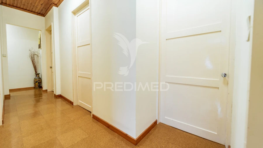 Moradia T5 para Venda em Angra (São Pedro) Foto 25