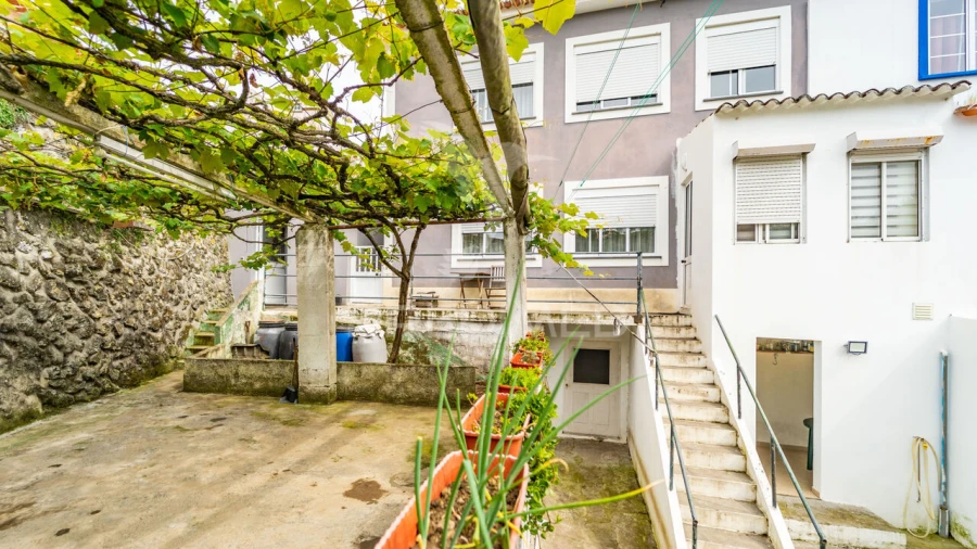 Moradia T5 para Venda em Angra (São Pedro) Foto 8