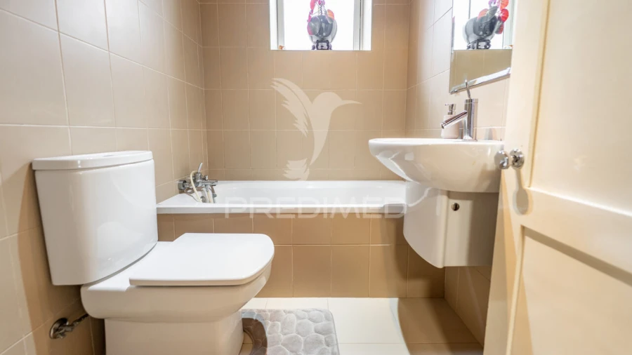 Moradia T5 para Venda em Angra (São Pedro) Foto 18