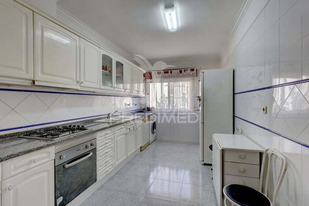 Apartamento T2 para Venda em Massamá e Monte Abraão Foto 18