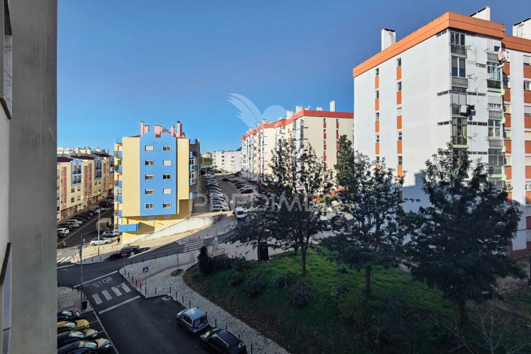 Apartamento T2 para Venda em Massamá e Monte Abraão Foto 14