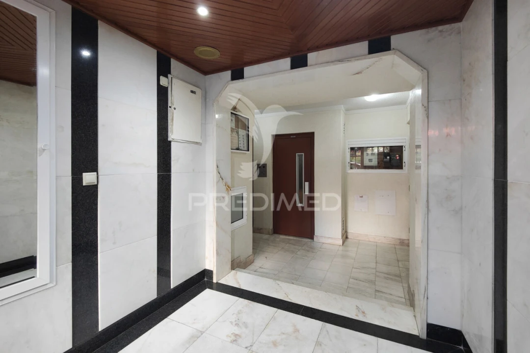 Apartamento T2 para Venda em Massamá e Monte Abraão Foto 30