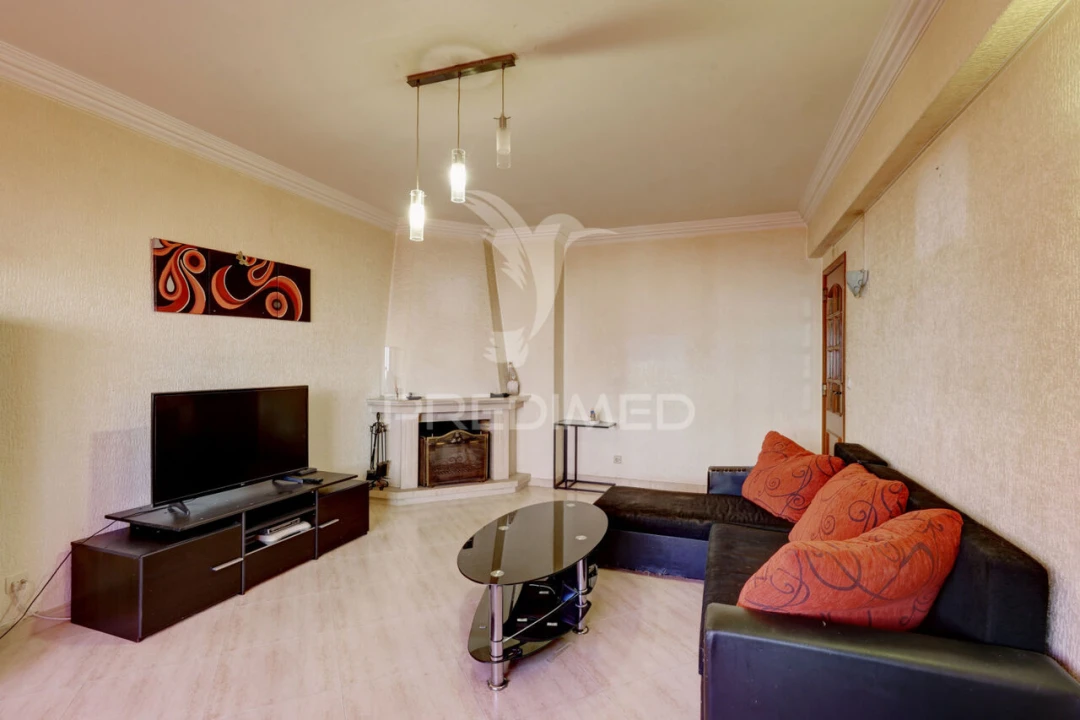 Apartamento T2 para Venda em Massamá e Monte Abraão Foto 25