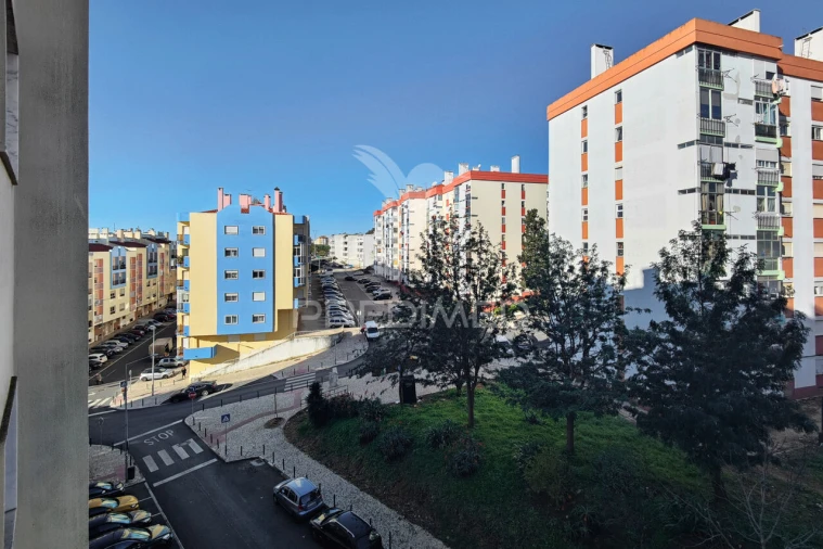 Apartamento T2 para Venda em Massamá e Monte Abraão Foto 14