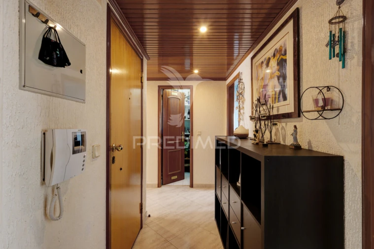 Apartamento T2 para Venda em Massamá e Monte Abraão Foto 17