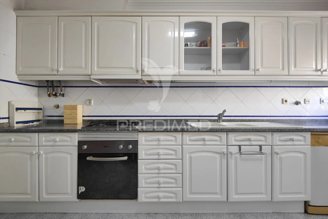 Apartamento T2 para Venda em Massamá e Monte Abraão Foto 22