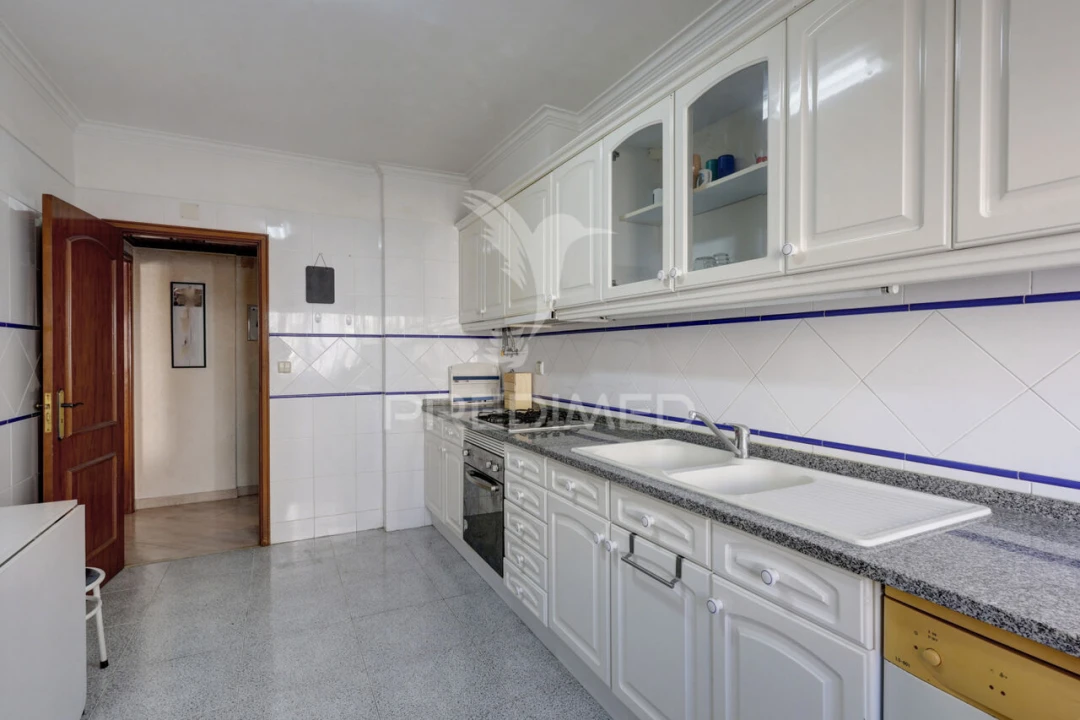 Apartamento T2 para Venda em Massamá e Monte Abraão Foto 21