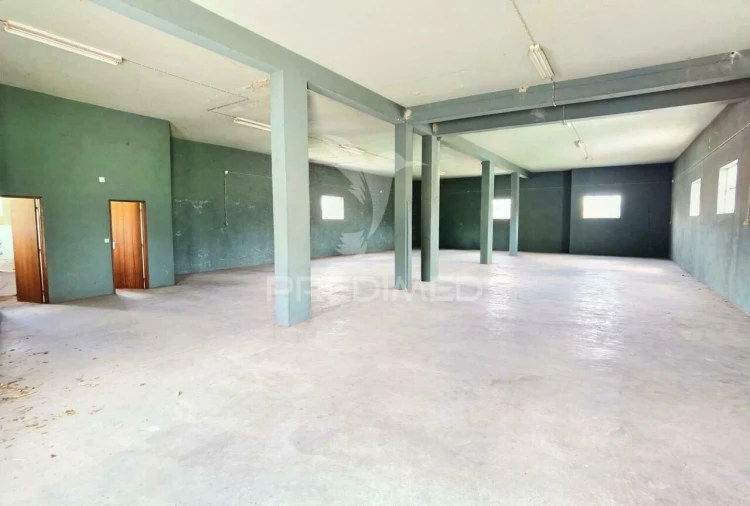 Moradia T7 para Venda em Azoia de Cima e Tremês Foto 11