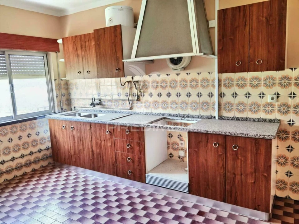 Moradia T7 para Venda em Azoia de Cima e Tremês Foto 21