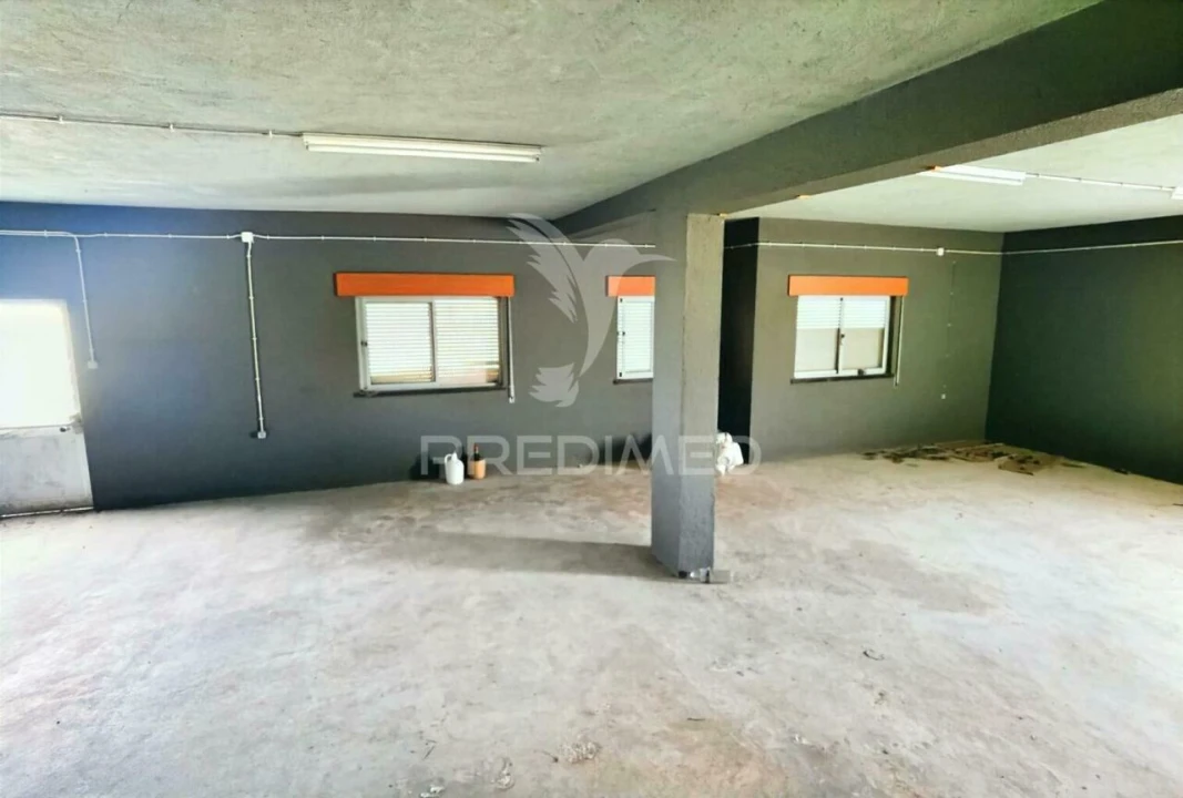 Moradia T7 para Venda em Azoia de Cima e Tremês Foto 9