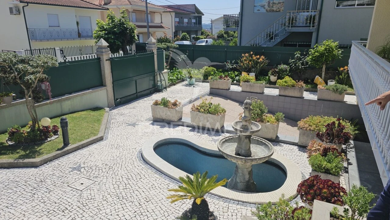 Moradia T4 para Venda em Areias, Sequeirô, Lama e Palmeira Foto 5