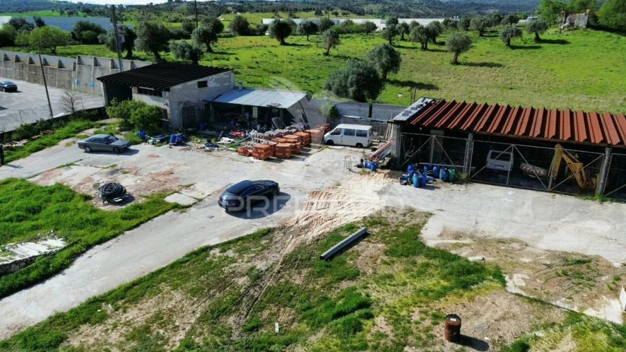 Armazém para Venda em Alcanena e Vila Moreira