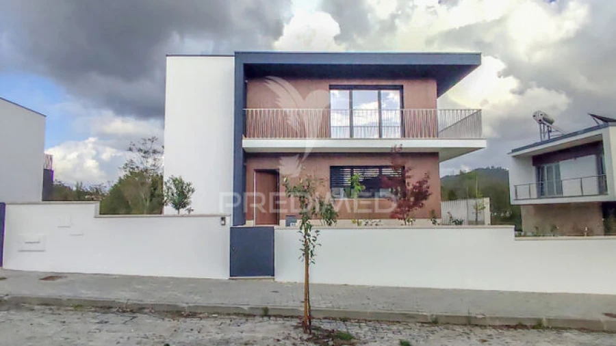 Moradia T4 para Venda em Prazins Santo Tirso e Corvite