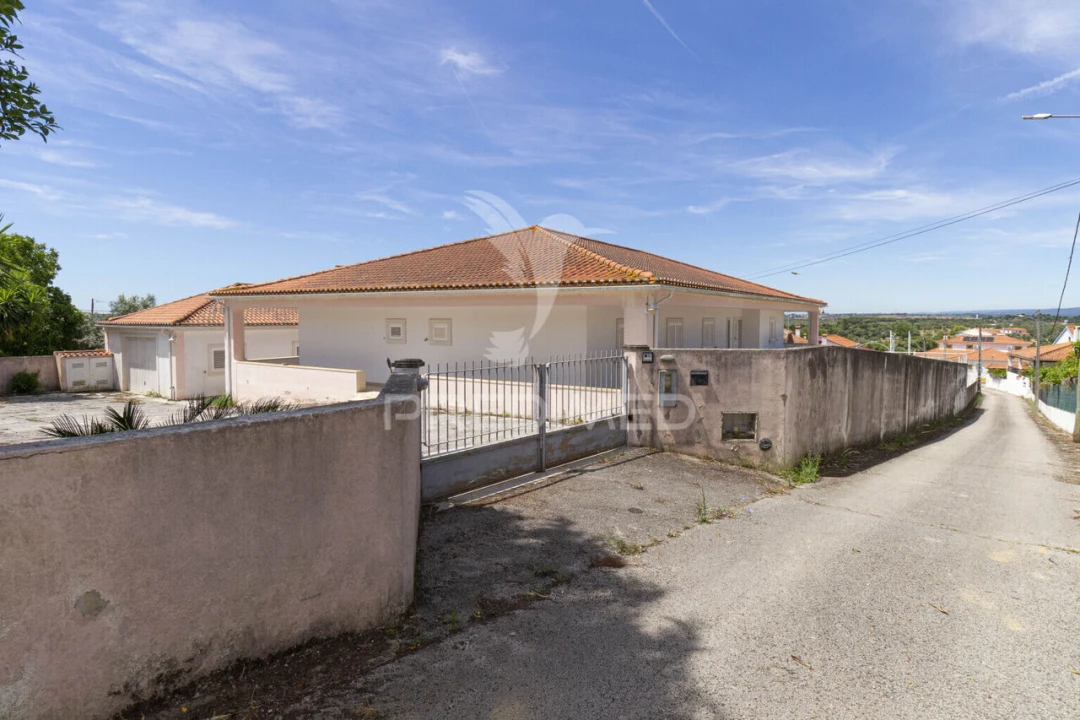 Moradia T9 para Venda em Torres Novas (Santa Maria, Salvador e Santiago) Foto 3