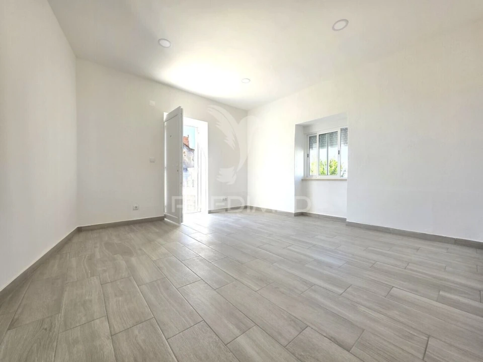 Moradia T2 para Venda em Serra e Junceira Foto 16