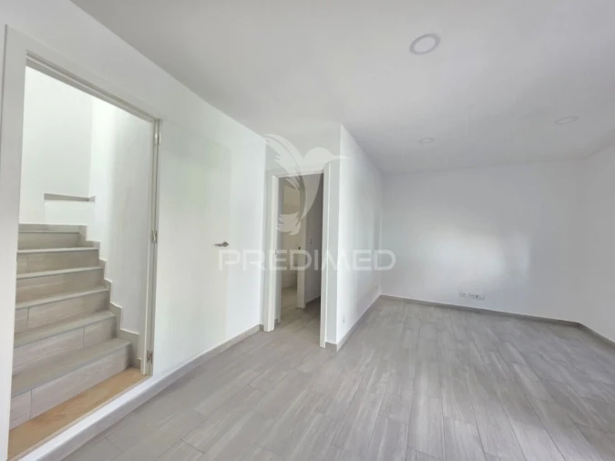 Moradia T2 para Venda em Serra e Junceira Foto 8