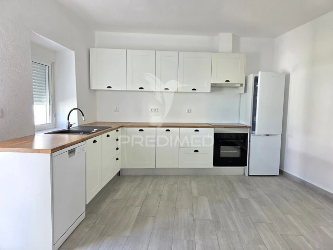 Moradia T2 para Venda em Serra e Junceira Foto 3