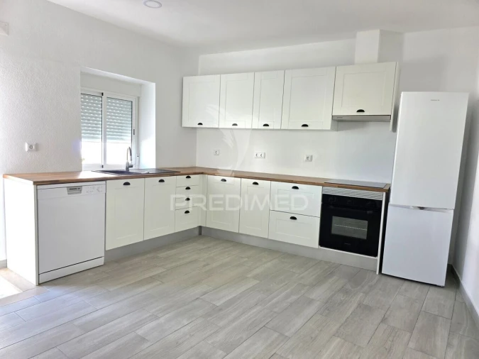 Moradia T2 para Venda em Serra e Junceira Foto 4