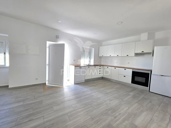 Moradia T2 para Venda em Serra e Junceira Foto 5