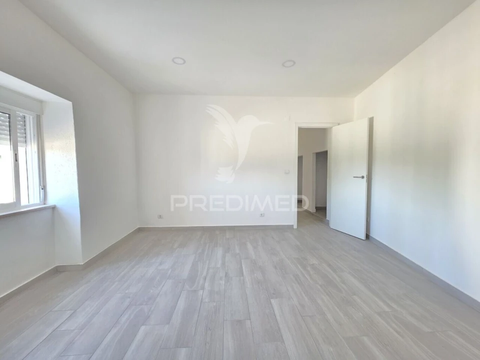 Moradia T2 para Venda em Serra e Junceira Foto 17