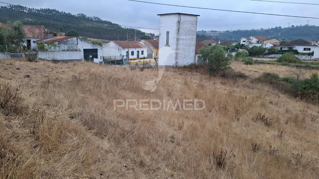 Terreno para Venda em Azoia de Cima e Tremês Foto 3